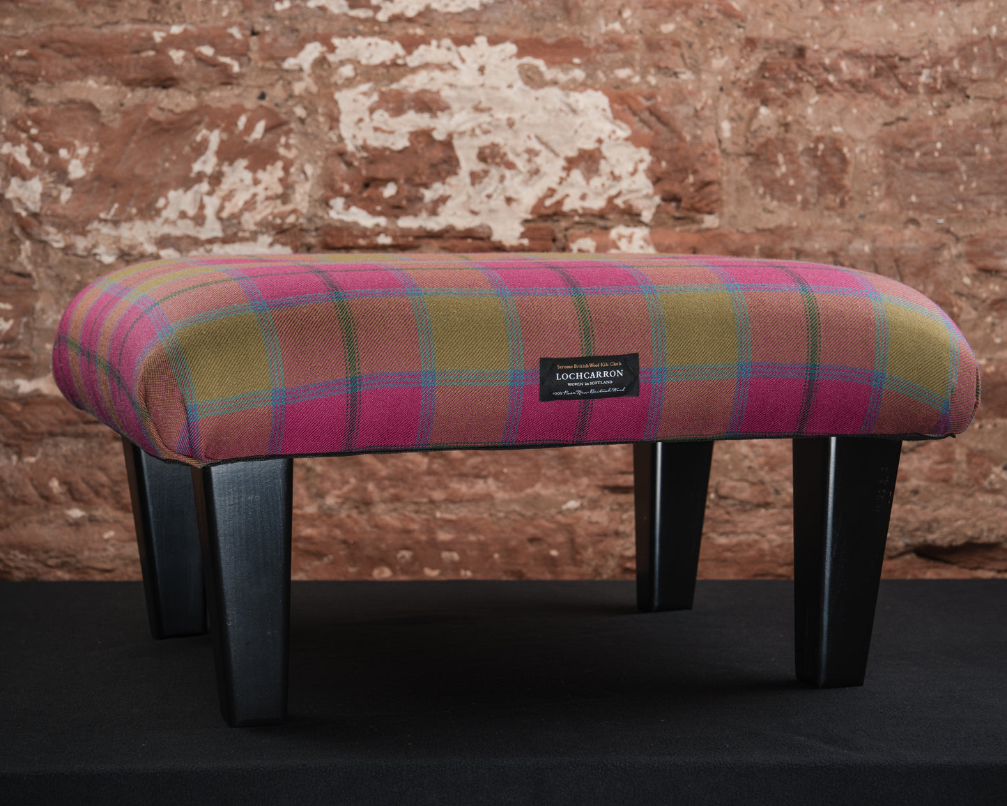 This contemporary fabric adds a modern touch and effortless style with its chic design.